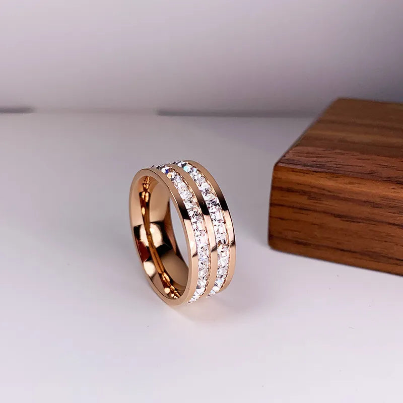 Elegant Ring with Double Cubic Zirconia Inlay