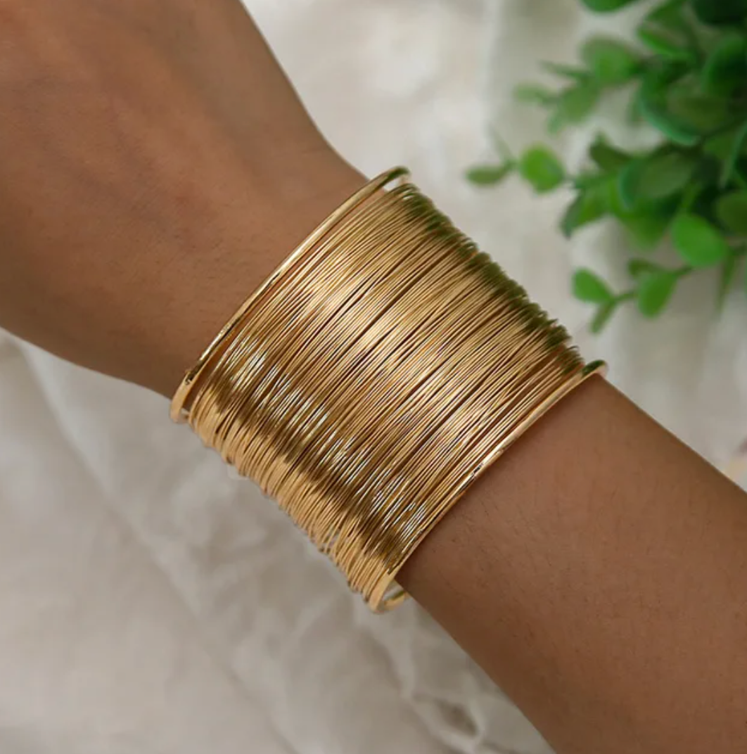 Thick 18K Gold Cuff in Mesh Design