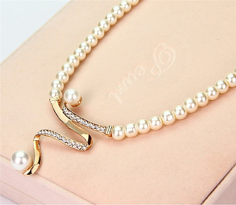 Necklace and Earrings Set with Real Pearls