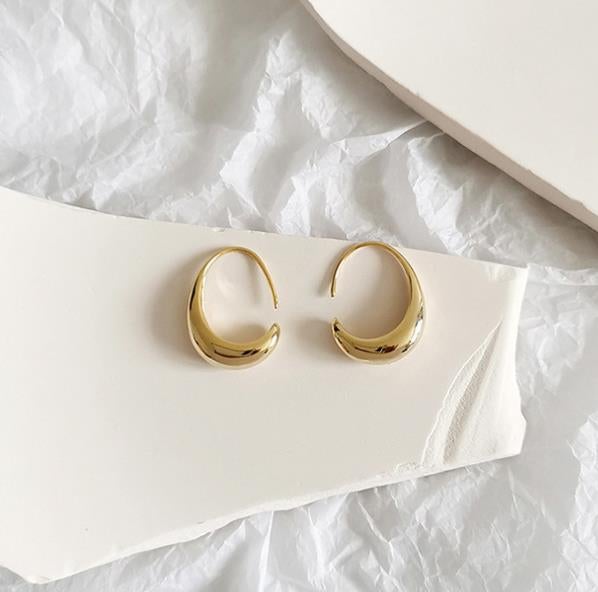 Luxurious Gold Drop Earrings