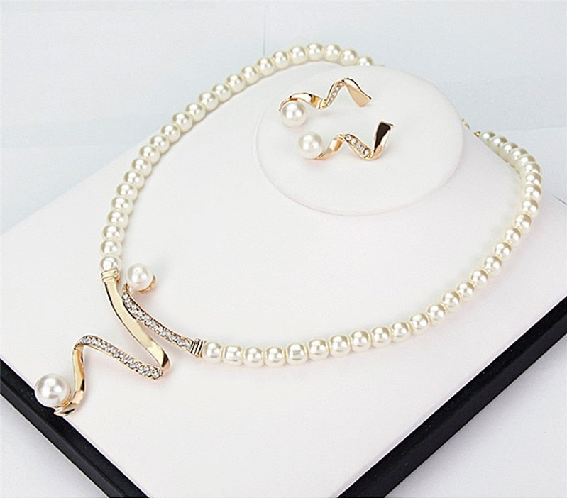 Necklace and Earrings Set with Real Pearls