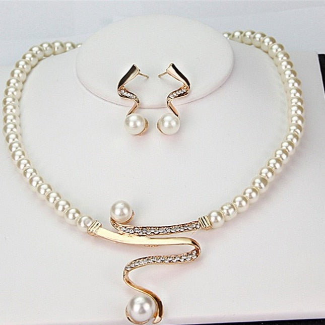 Necklace and Earrings Set with Real Pearls