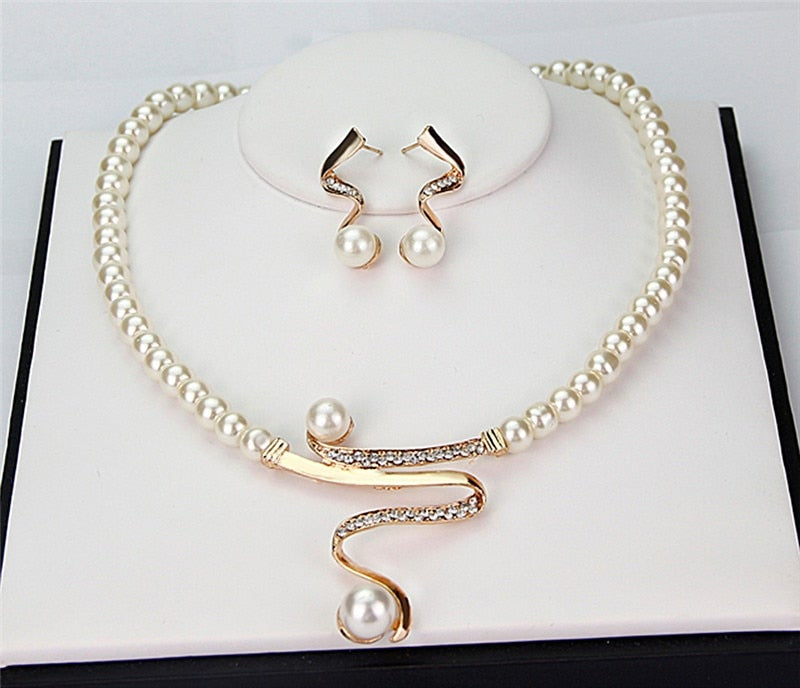 Necklace and Earrings Set with Real Pearls