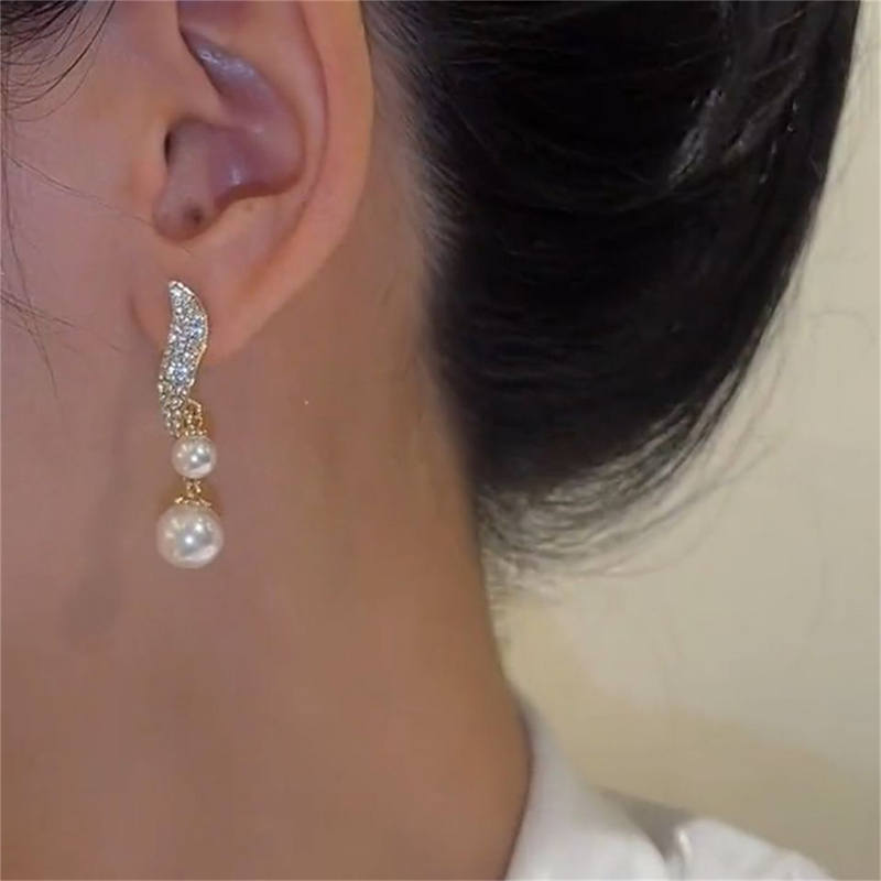 Gold Pearl Earrings