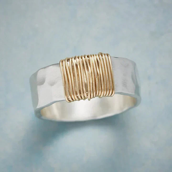 Fine Vintage Ring in Gold and Silver