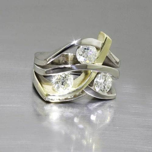 Vintage Ring with Cubic Zirconia in Gold and Silver